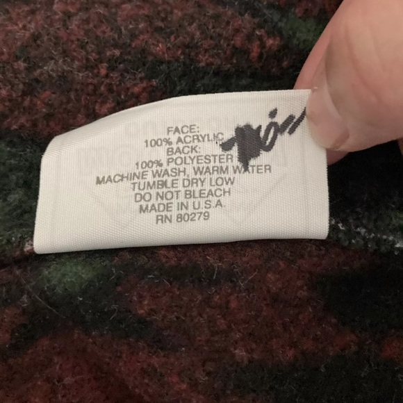 Black Mountain Jacket Womens L fleece
Southwest Blanket Pattern USA Aztec zip - Picture 8 of 8